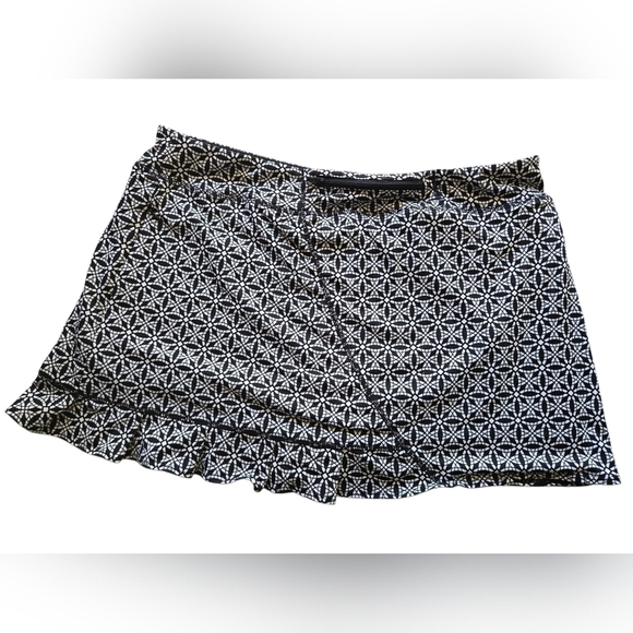 Lola Black & White Geometric Ruffle Hem Athletic Skirt X-Large - Picture 4 of 6